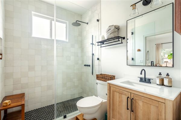 Casa Trece (1/25/2025 5:16:43 PM - Credits: submitted by:)