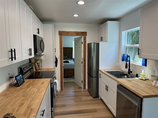 Modern Farmhouse on Expansive Agoura Hills Lot – Film-Ready & Versatile (4/29/2025 - Credits: Taken by Lauren Pfahler, property owner)