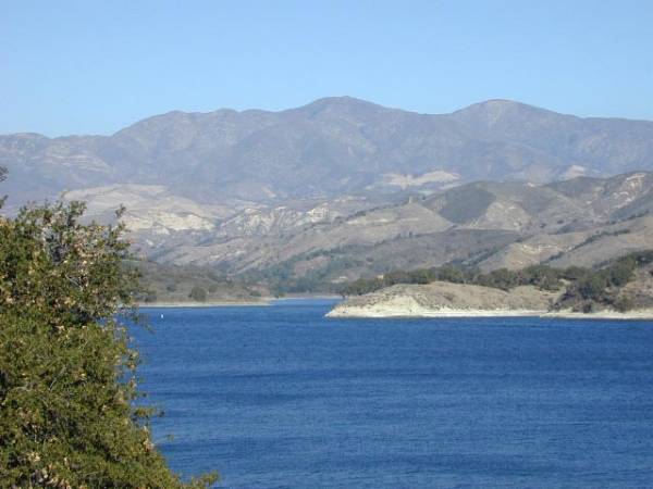 Lake Cachuma (12/31/2003)