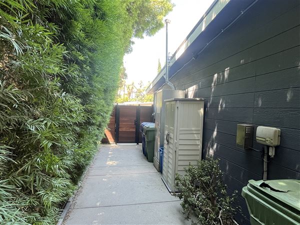 Mid-Century Single Story Home (7/16/2025 - Credits: Amanda campbell)