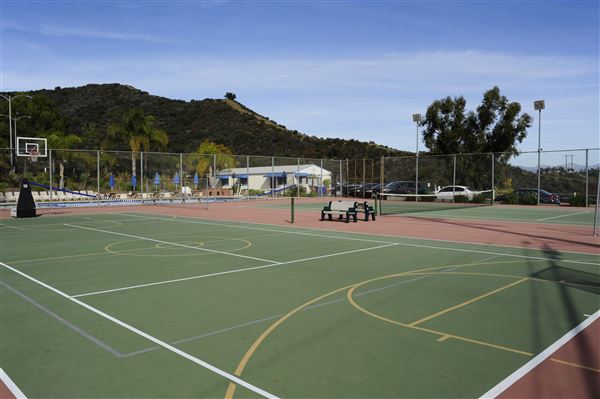 Mount Saint Mary's College, Chalon Campus (1/22/2013 - Credits: Leo Fialho)