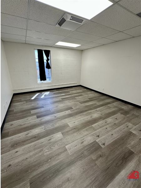 Grimco Owensmouth - Office Warehouse Building - VACANT (9/8/2025 - Credits: submitted by: Joseph Grinbaum / updated 7.15.2021 lm)