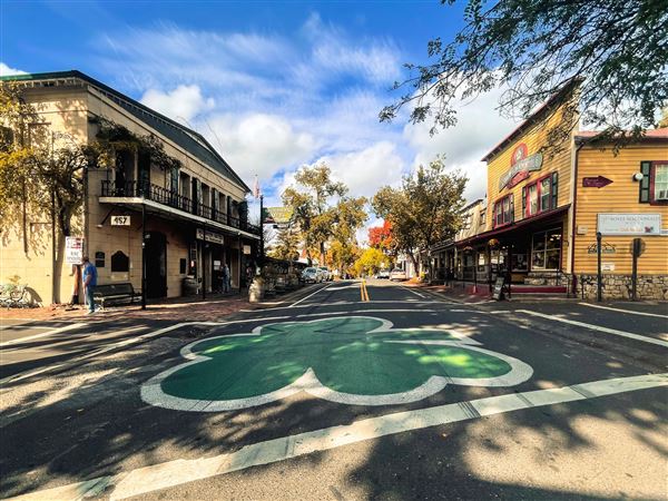 Murphys Main Street (10/21/2025 - Credits: Calaveras Visitors Bureau & Film Commission)