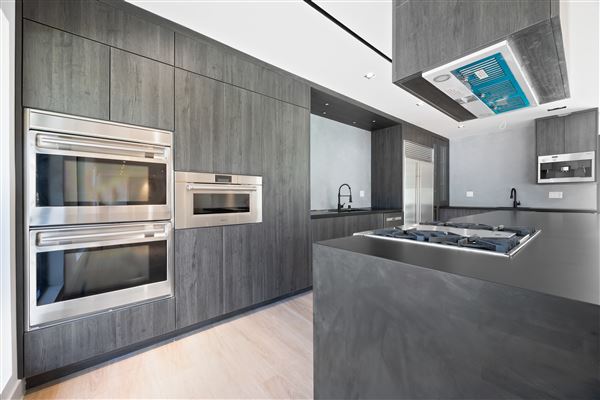 Contemporary Mid-Century Luxury Home (10/27/2025 - Credits: submitted by: Jenarda Makupson)