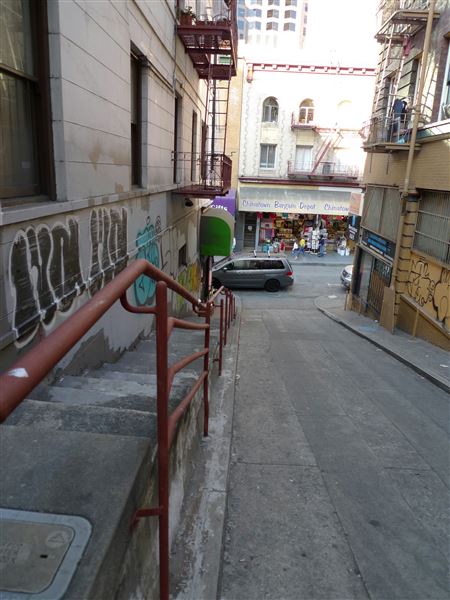 Chinatown San Francisco - Vinton Street Staircase (10/28/2025 - Credits: San Francisco City & County Film Commission)