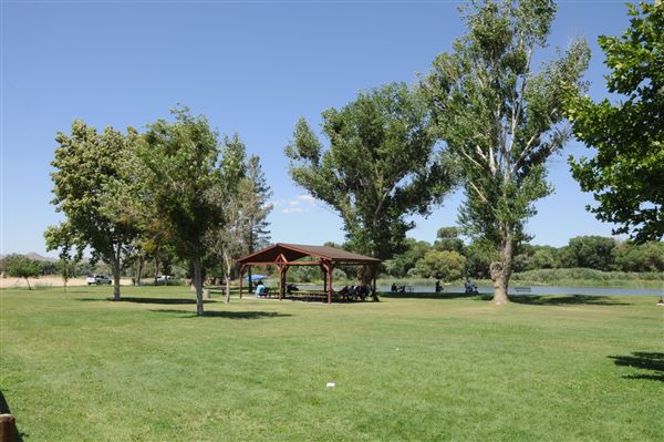 Mojave Narrows Regional Park - Pelican Lake (7/6/2012 - Credits: Leo Fialho)