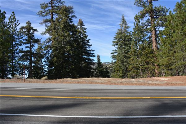 Angeles Crest Highway - SR2 - MM 61.65 (Outside TMZ) (11/16/2016 - Credits: Leo Fialho)