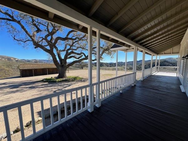 Big Sky Movie Ranch - Farmhouse (11/17/2025 - Credits: Owner)