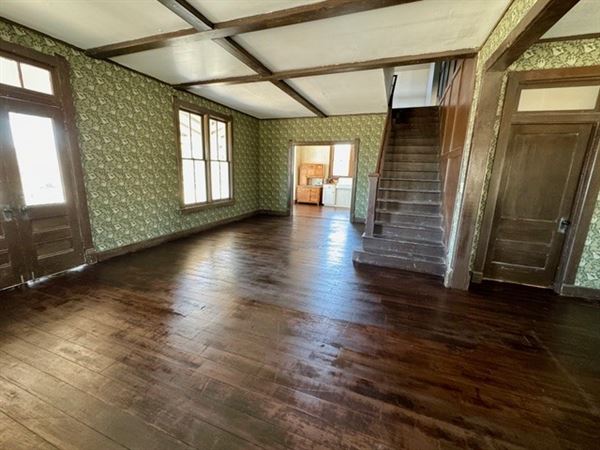 Big Sky Movie Ranch - Farmhouse (11/17/2025 - Credits: Owner)
