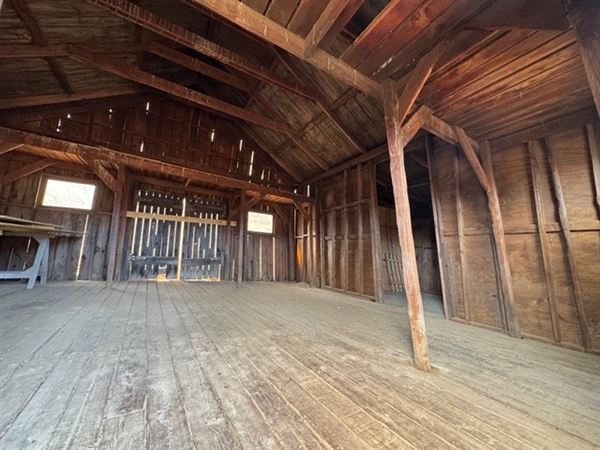 Big Sky Movie Ranch - Barns (11/17/2025 - Credits: Owner)