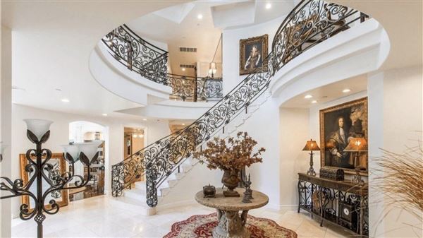 Chatsworth Hills Estate (12/5/2025 - Credits: submitted by: Artur Harutyunyan)