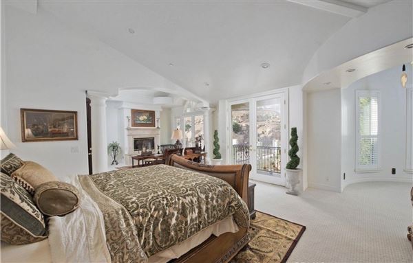Chatsworth Hills Estate (12/5/2025 - Credits: Artur Harutyunyan)