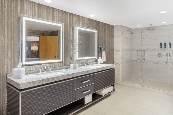 Hilton Orange County/Costa Mesa (5/5/2026 5:25:22 PM - Credits: submitted by: Vanessa Constandine)