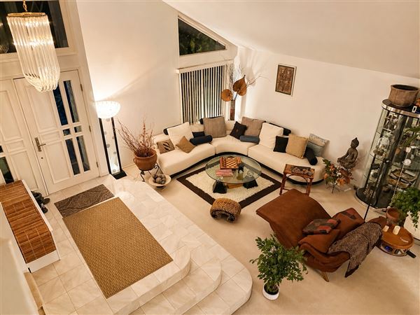 1970s Two Story Home (7/4/2026 - Credits: Karine Kindar-Martin)
