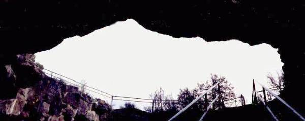 Subway Cave Lava Tube (12/31/2003)