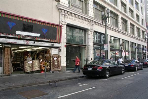 215 West 5th Street (9/1/2010 - Credits: Lindsay Mizrahi)