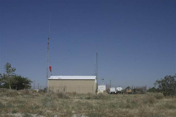57th & Pearblossom Communications Tower (5/20/2011 - Credits: Lindsay Mizrahi)