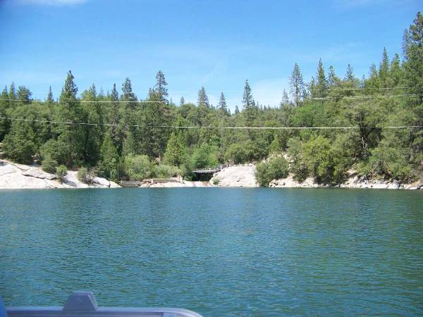Bass Lake / Crane Valley Reservoir - More info; visit www.filmyosemite.com or call 559.760.1143 (12/15/2008 - Credits: Dave Wolin)