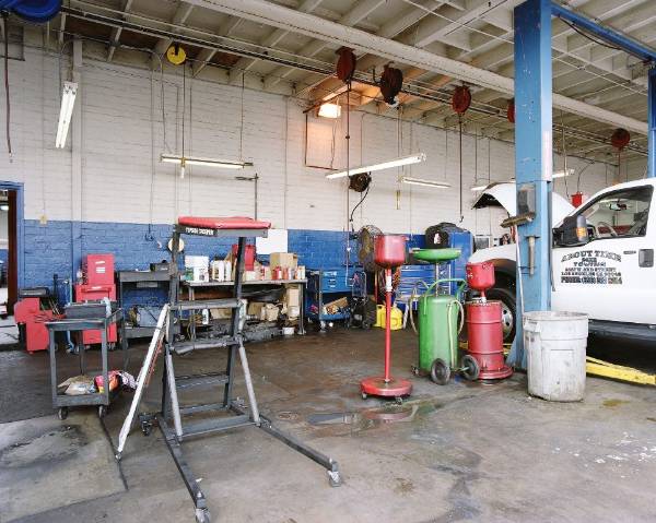 South Bay Ford Truck Center (3/12/2009)