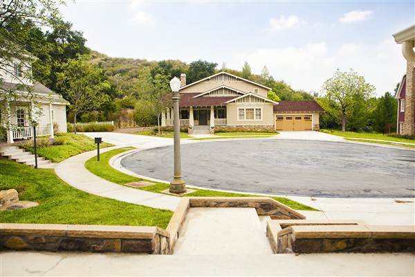 Golden Oak Ranch - Residential Street (4/25/2013)