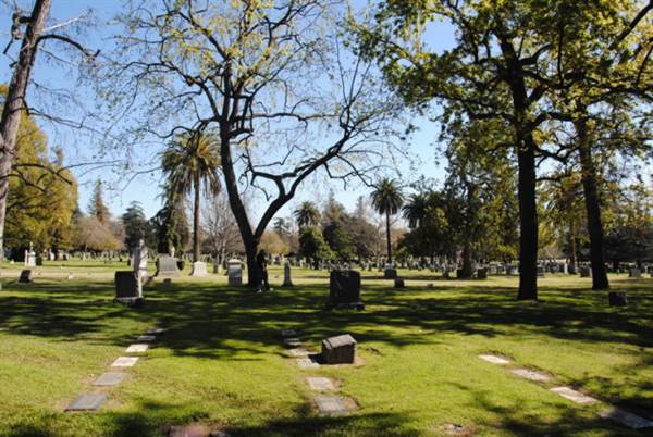 Mountain View Cemetery (12/2/2013 - Credits: David Golden)