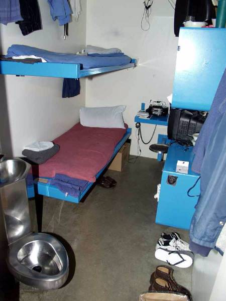 California State Prison - Los Angeles County (LAC) (12/31/2003)