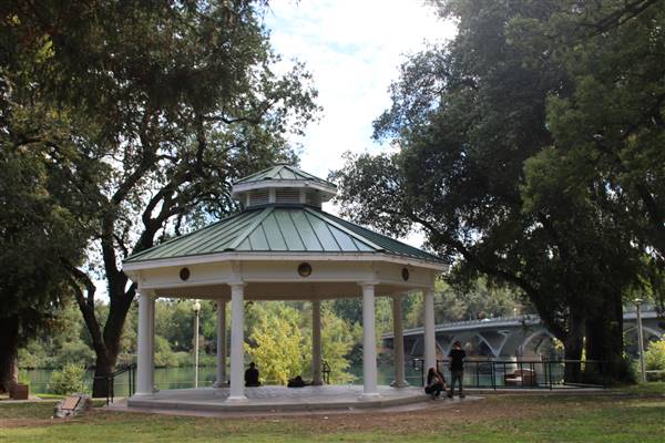 Lake Redding Park (10/30/2015 - Credits: Jill Naumann)