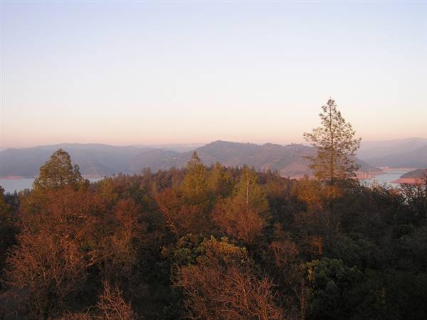 Lake Oroville State Recreation Area (SRA) (1/20/2016 - Credits: http://parks.ca.gov/ImageGallery/?page_id=462)