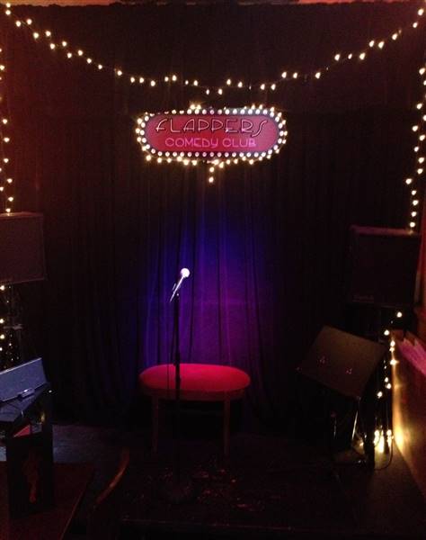 Flappers Comedy Club and Restaurant (Burbank) (9/18/2015)