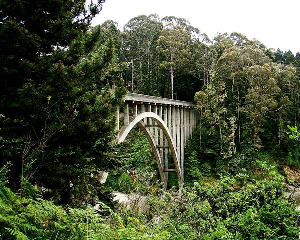 Russian Gulch State Park (SP) / Russian Gulch Bridge - Highway 1 - http://stateparkclosurestrip.blogspot.com/ (3/3/2016 - Credits: Photo courtesy of Lucy D'Mot)
