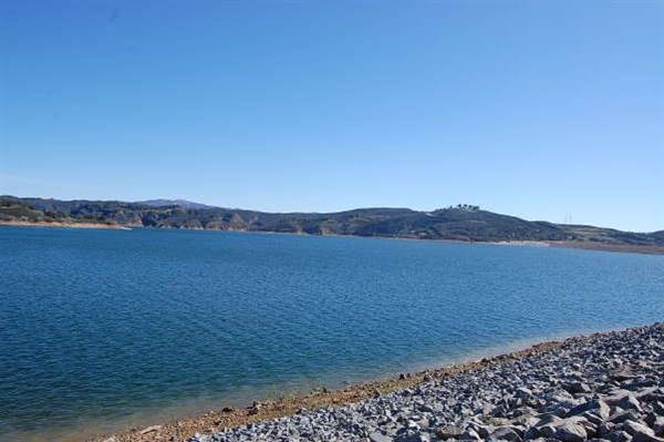 Castaic Lake State Recreation Area (SRA) - lake administered by Los Angeles County (4/5/2016)