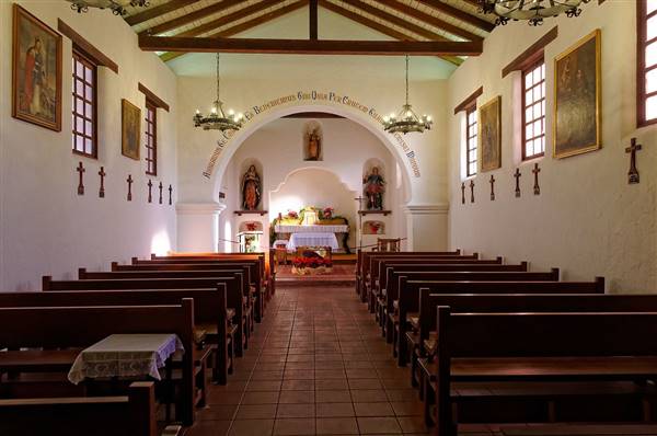 Mission Santa Cruz (12/27/2013 - Credits: By Don DeBold from San Jose, CA, USA (Mission Santa Cruz) [CC BY 2.0 (http://creativecommons.org/licenses/by/2.0)], via Wikimedia Commons)