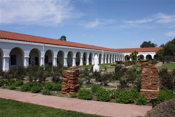 Mission San Luis Rey de Francia (3/28/2013 - Credits: By Bernard Gagnon (Own work) [GFDL (http://www.gnu.org/copyleft/fdl.html) or CC BY-SA 3.0 (http://creativecommons.org/licenses/by-sa/3.0)], via Wikimedia Commons)
