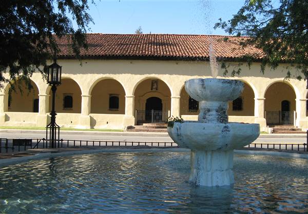 Mission San Fernando Rey de Espana (3/30/2007 - Credits: By The original uploader was Geographer at English Wikipedia [CC BY 2.5 (http://creativecommons.org/licenses/by/2.5)], via Wikimedia Commons)