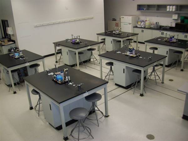 Foothill Community College (7/22/2010 - Credits: By Jatkins679 (Own work) [Public domain], via Wikimedia Commons)