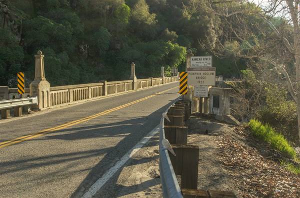 Kaweah River Bridge 1923 / Pumpkin Hollow Bridge (2/24/2016 - Credits: "_IGP8088.PEF Pumpkin Hollow Bridge 1922" By David Prasad (CC BY-SA 2.0)[https://creativecommons.org/licenses/by-sa/2.0/legalcode] https://www.flickr.com/photos/33671002@N00/)