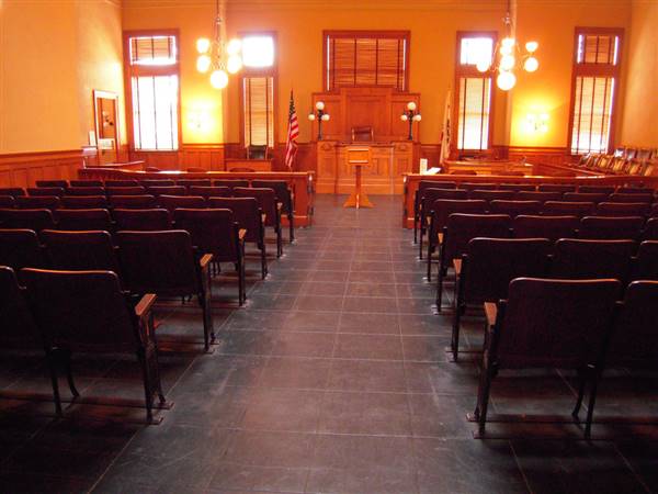 Old Orange County Courthouse (12/28/2009 - Credits: "DSC1170" by Traci Hall (CC BY-SA 2.0)[https://creativecommons.org/licenses/by-sa/2.0/legalcode]https://www.flickr.com/photos/twobears2/)