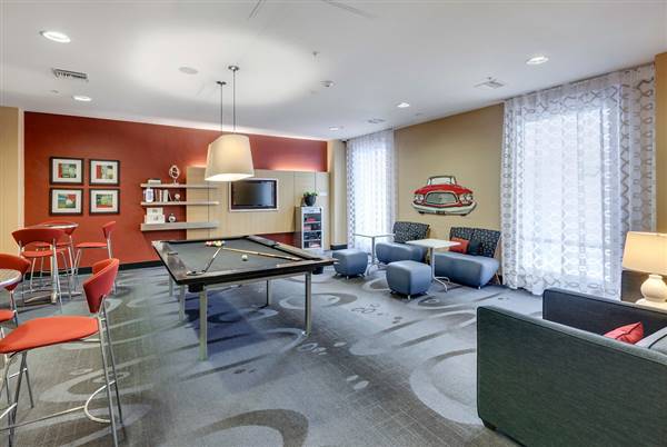Stuart Apartments at Sierra Madre Villa (8/30/2016 - Credits: http://www.essexapartmenthomes.com/california/los-angeles-area-apartments/pasadena-apartments/the-stuart-sierra-madre-villa)