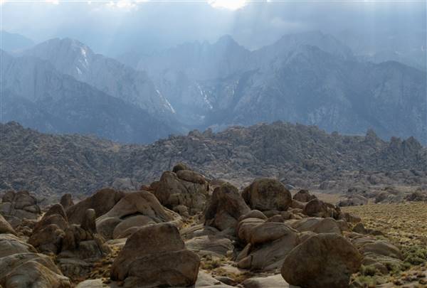 Alabama Hills - Bureau of Land Management / BLM - Bishop Field Office (8/5/2008 - Credits: "Lone Pine, CA Alabama Hills 383a" by Don Barrett (CC BY-NC-ND 2.0)[https://creativecommons.org/licenses/by-nc-nd/2.0/legalcode]https://www.flickr.com/photos/donbrr/)
