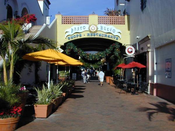 Downtown Santa Barbara (12/31/2003)