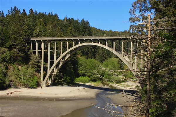 Russian Gulch State Park (SP) / Russian Gulch Bridge - Highway 1 - Photo taken from South Headlands Trail in Russian Gulch State Park (4/24/2018 - Credits: Kellen Lim)
