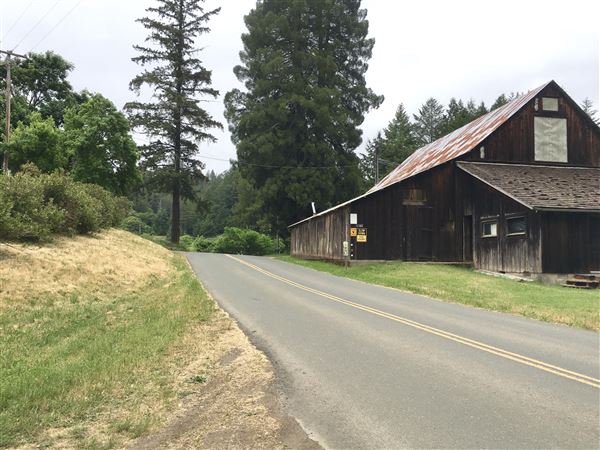 Comptche-Ukiah Road (eastward from Comptche) / aka Orr Springs Road - Comptche area; looking eastward (5/19/2018 - Credits: Kellen Lim)