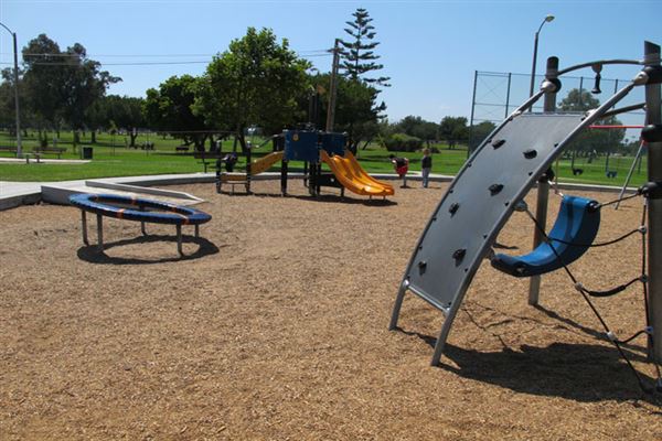 Alondra Community Regional Park (6/1/2019 - Credits: LocoScout)