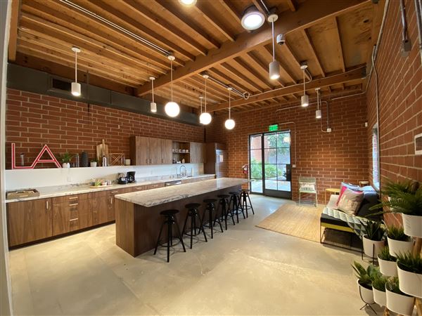 Studio Blitz - Contemporary Office Space (3/24/2020 - Credits: Riz Walker)