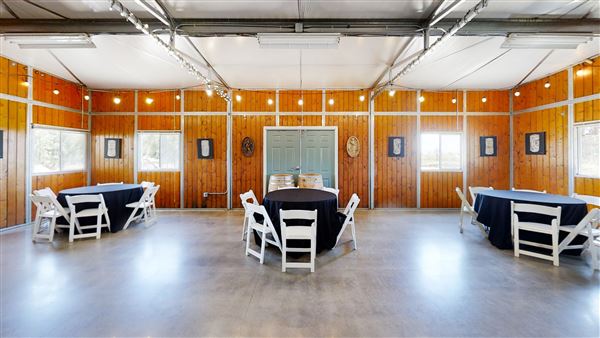 Agua Dulce Winery and Vineyards (9/23/2020 - Credits: Kevin Dole - Home3D.us - 818 568 8876)