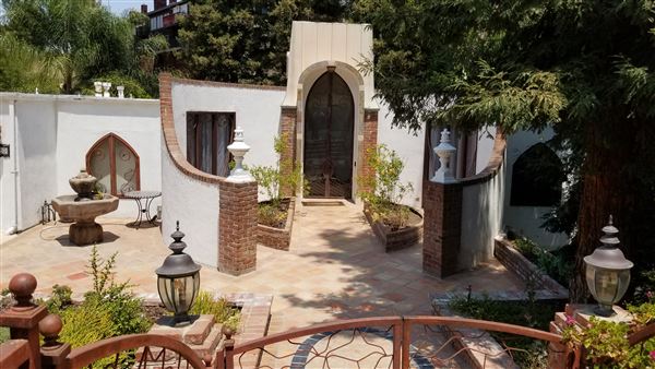 Woodland Hills Architectural Gem (7/16/2021 - Credits: Lisa Saum-Manning)