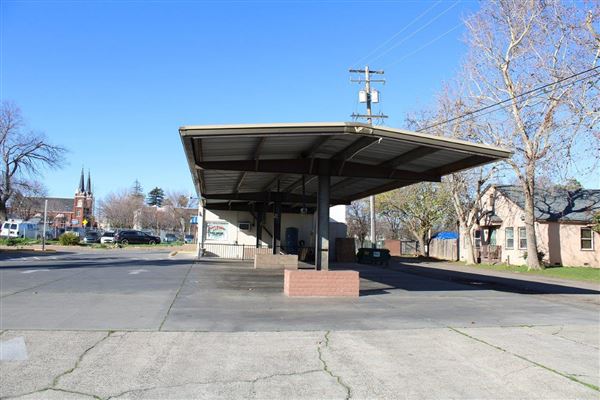 Red Bluff Car Wash and Detailing (3/1/2022 - Credits: Film Tehama)