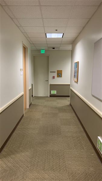 Junipero Serra State Building - Department of General Services (DGS) - Pacific Ocean Conference Rm & Hallways & Elevators (8/3/2022 - Credits: Brandy Davis)