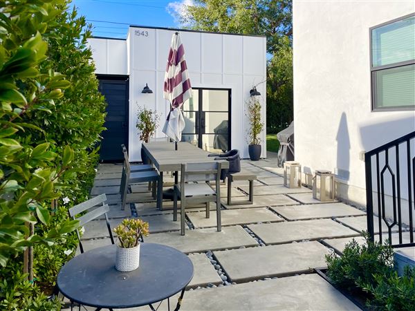 Modern Farmhouse in Los Angeles (1/1/2023 - Credits: Aaron Berman)