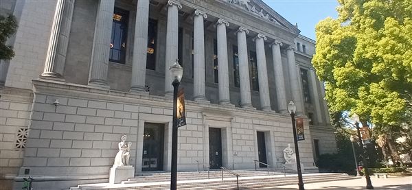 Stanley Mosk Library and Courts Building - Department of General Services (DGS) (4/14/2023 - Credits: Alex Vassar)